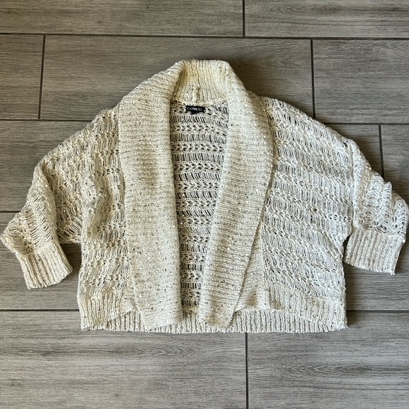 Express White w/sequin Shrug Size Medium NWOT - Picture 1 of 9